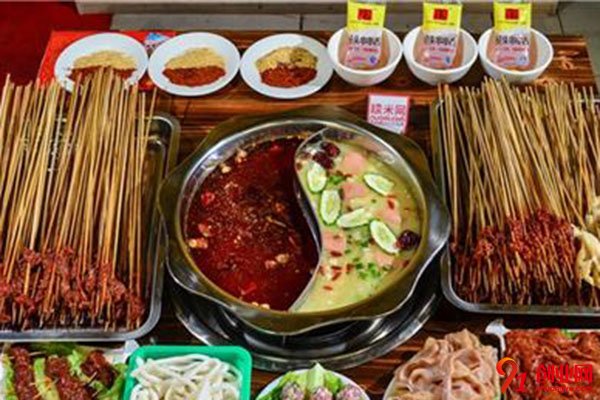 屋頭串串香加盟費合理，創(chuàng)業(yè)加盟很輕松
