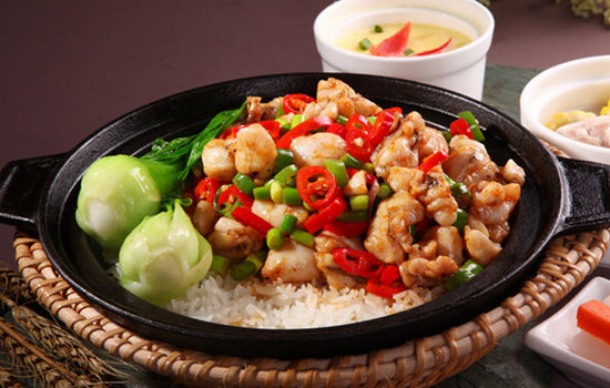 煲崽范兒煲仔飯
